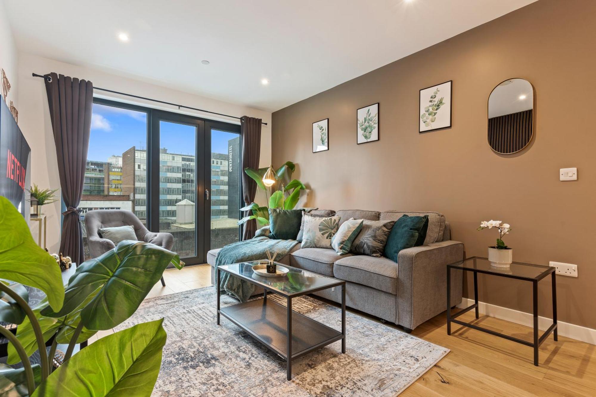 Shanti Suite - 2Bed 2Bath City Centre - Wifi - Netflix- Parking- Modern- Perfect For Family, Contractors, Leisure, Business By Shanti Nights Birmingham Zewnętrze zdjęcie