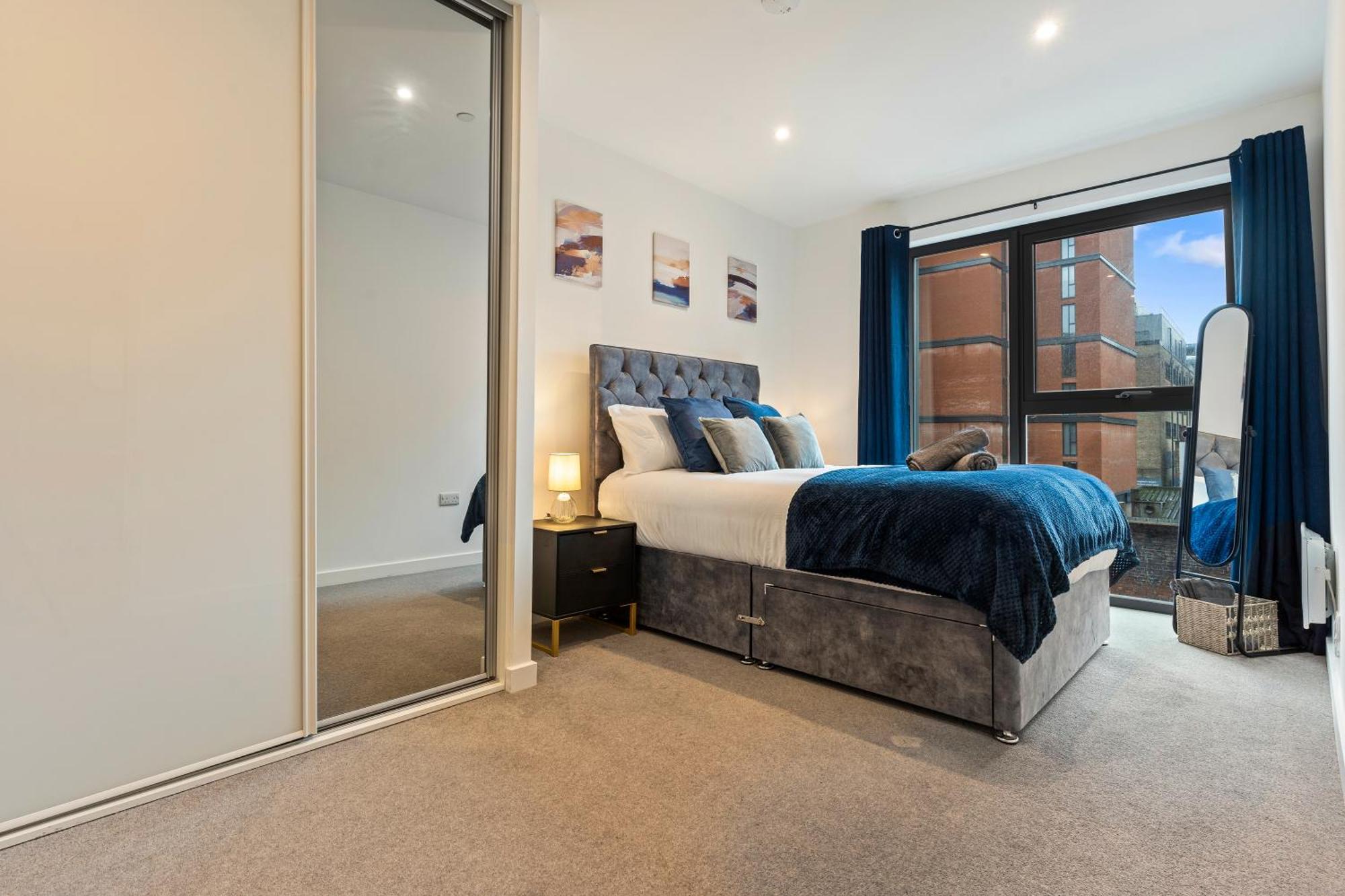 Shanti Suite - 2Bed 2Bath City Centre - Wifi - Netflix- Parking- Modern- Perfect For Family, Contractors, Leisure, Business By Shanti Nights Birmingham Zewnętrze zdjęcie