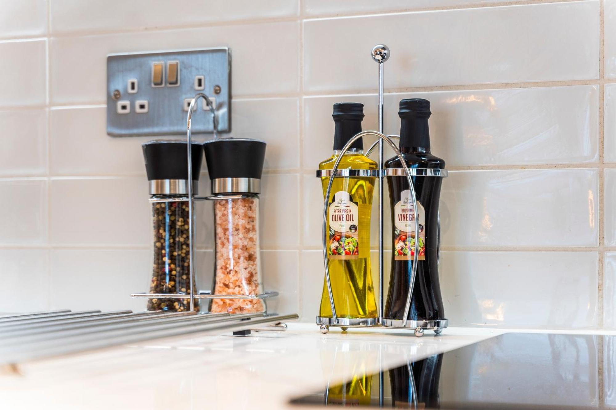 Shanti Suite - 2Bed 2Bath City Centre - Wifi - Netflix- Parking- Modern- Perfect For Family, Contractors, Leisure, Business By Shanti Nights Birmingham Zewnętrze zdjęcie
