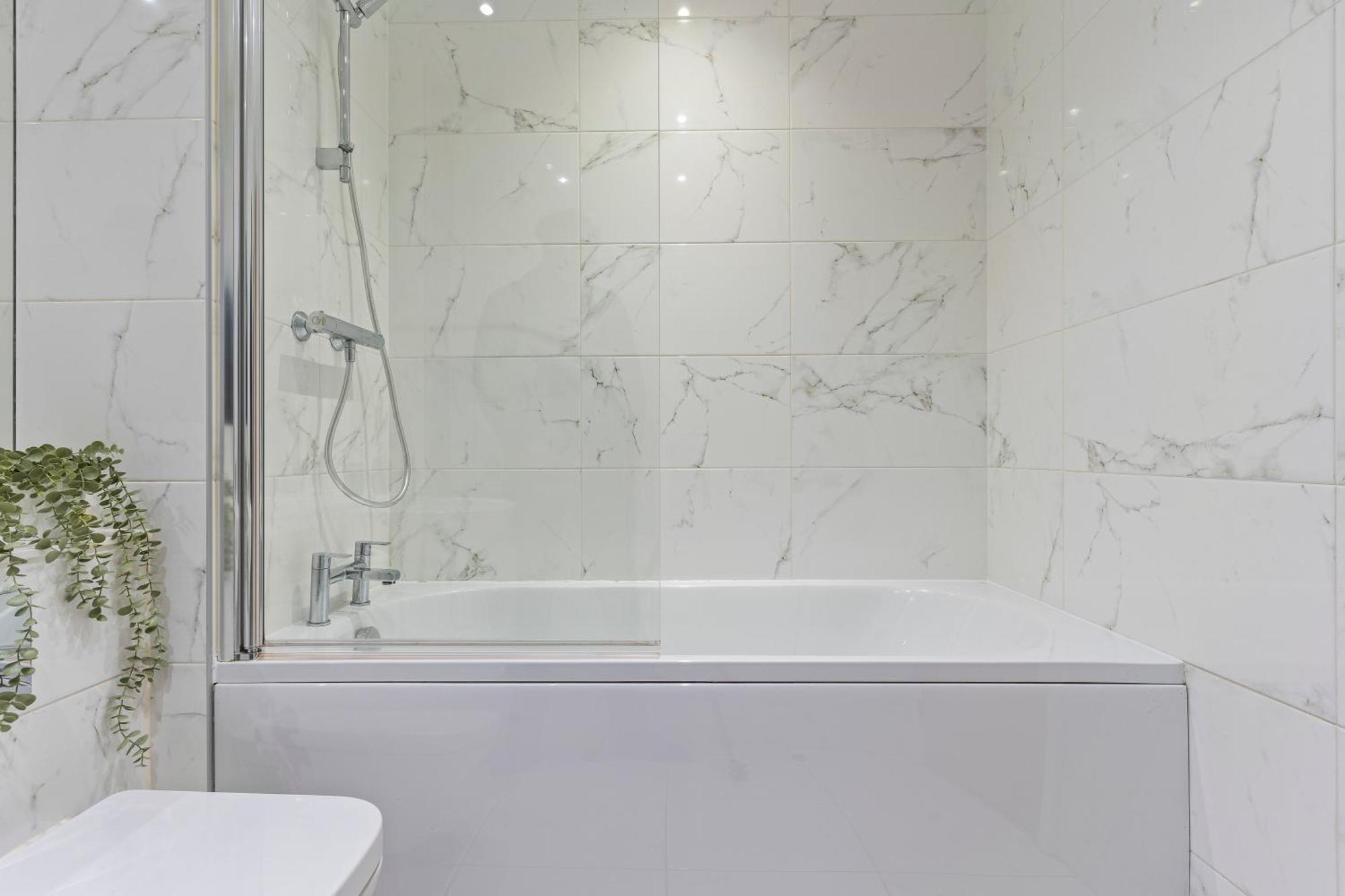 Shanti Suite - 2Bed 2Bath City Centre - Wifi - Netflix- Parking- Modern- Perfect For Family, Contractors, Leisure, Business By Shanti Nights Birmingham Zewnętrze zdjęcie
