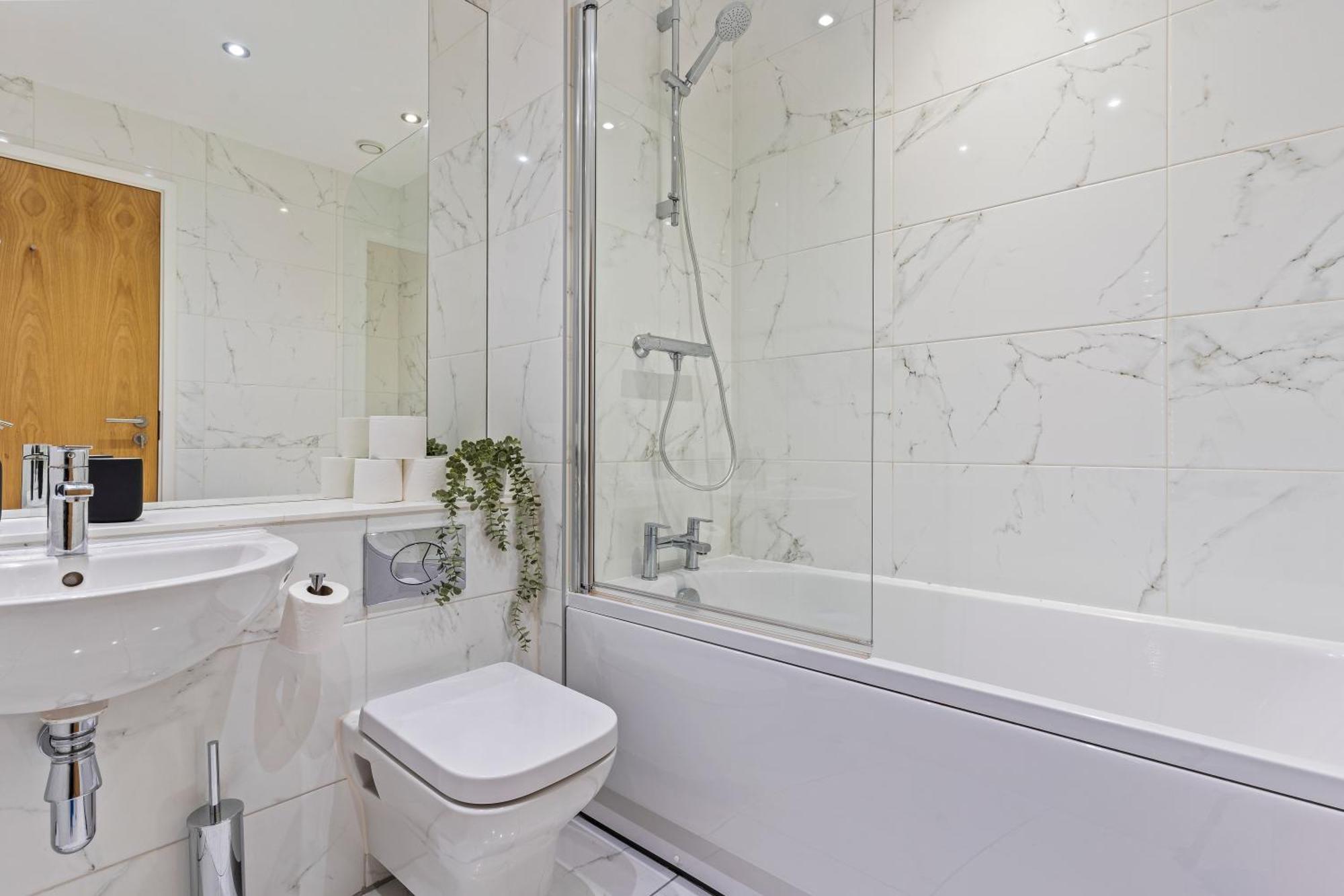 Shanti Suite - 2Bed 2Bath City Centre - Wifi - Netflix- Parking- Modern- Perfect For Family, Contractors, Leisure, Business By Shanti Nights Birmingham Zewnętrze zdjęcie