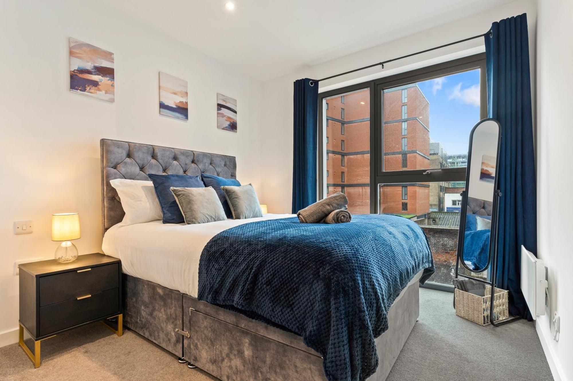 Shanti Suite - 2Bed 2Bath City Centre - Wifi - Netflix- Parking- Modern- Perfect For Family, Contractors, Leisure, Business By Shanti Nights Birmingham Zewnętrze zdjęcie